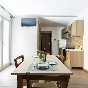 Meschita Little House Apartament